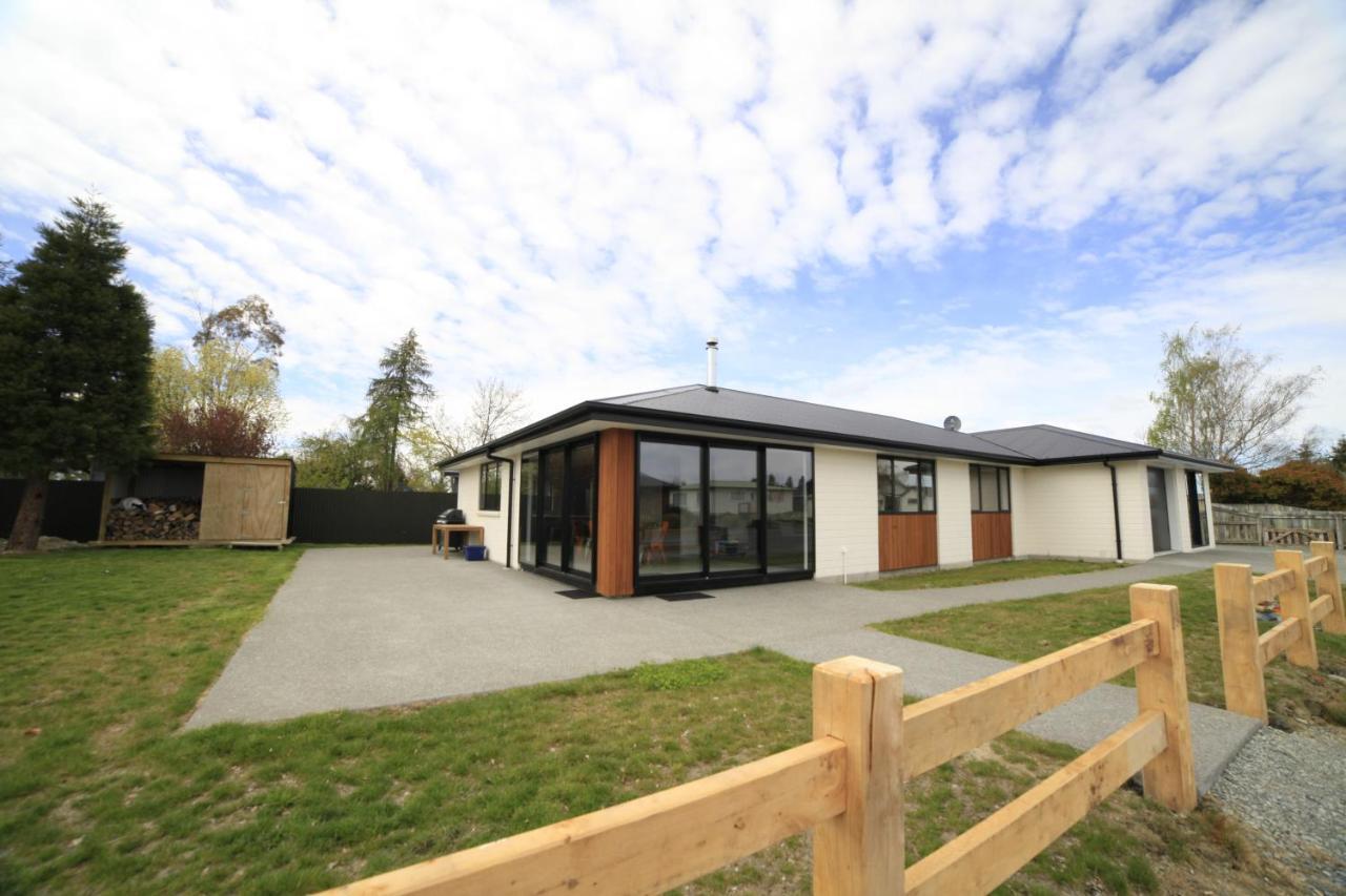 Mackenzie Magic Villa Twizel Exteriör bild